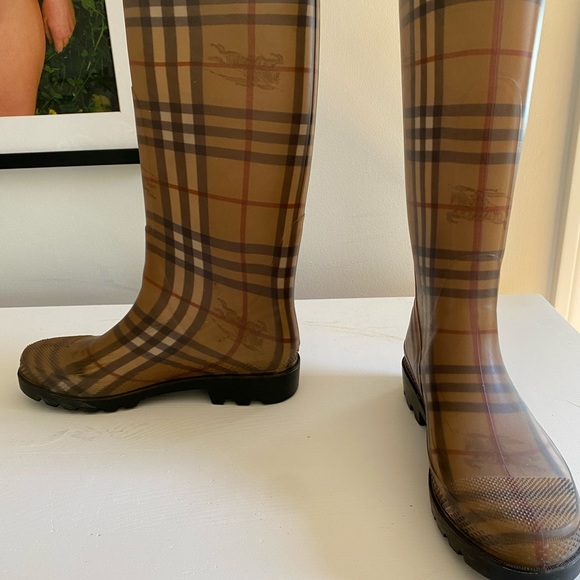 Burberry Rainboot - Picture 2 of 5
